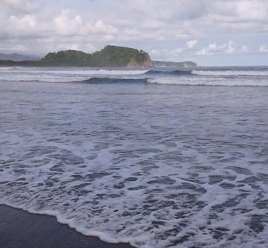 El Nido Rojo Sámara